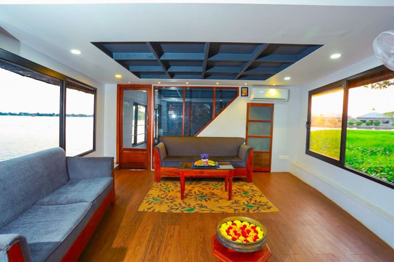 Private 1 Bedroom Couples Houseboat Exterior